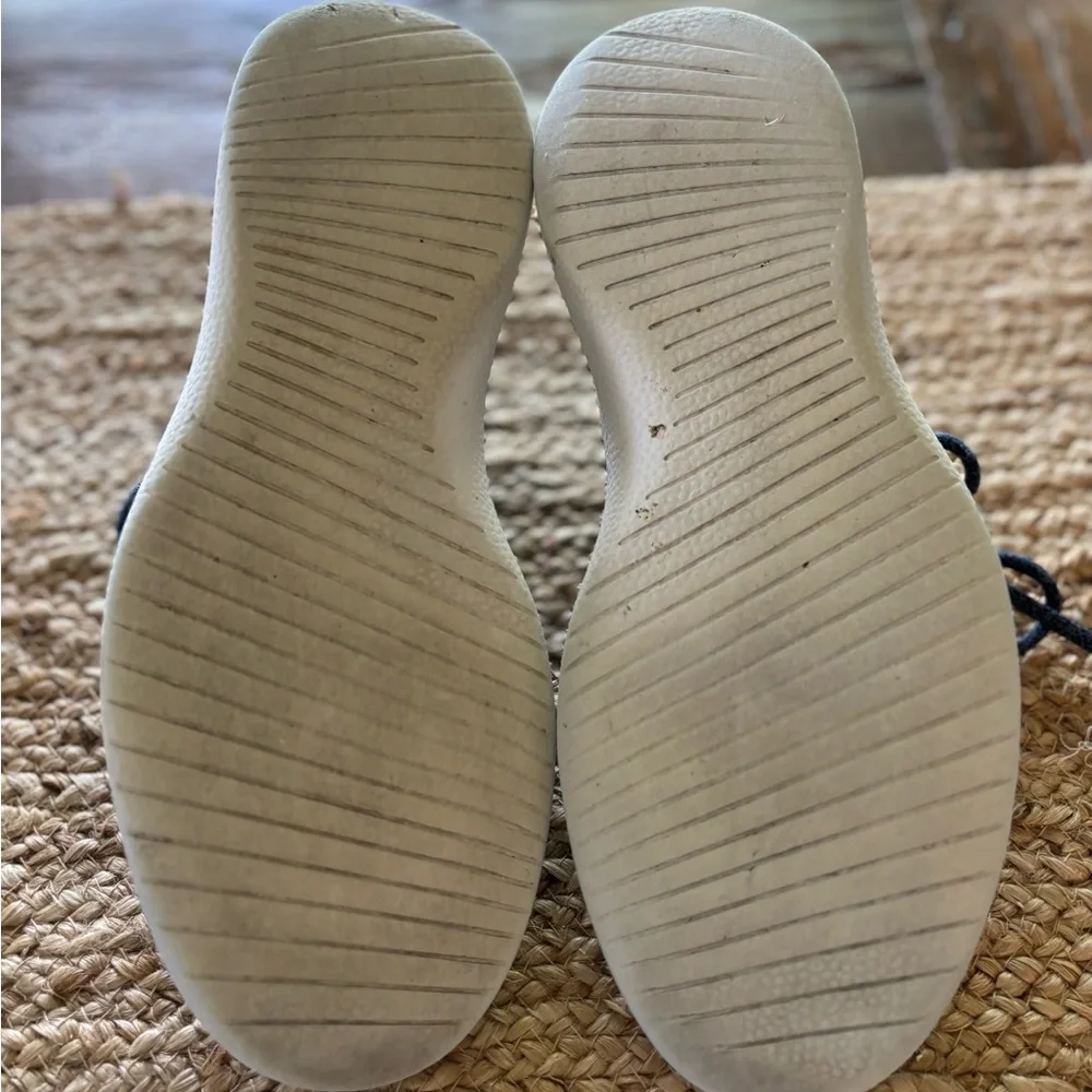 Men’s‎ Allbirds Tree Runner Sneakers Navy and White- Size 9